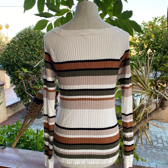 Express Ribbed Crewneck Sweater LARGE - Picture 7 of 7